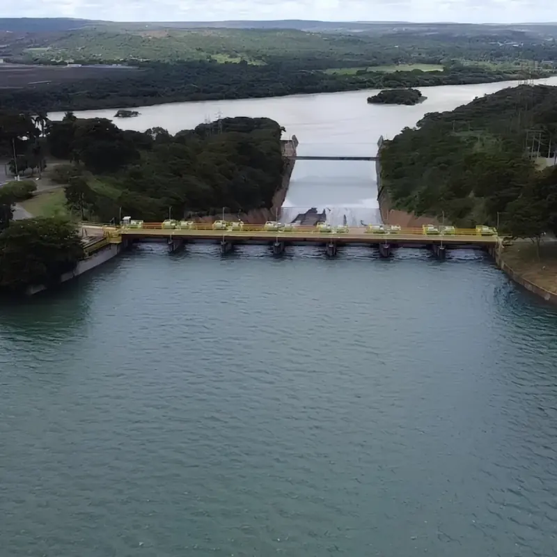 Vista aérea da Represa de Três Marias